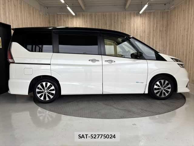 Nissan SERENA 2017-09 8745791-17