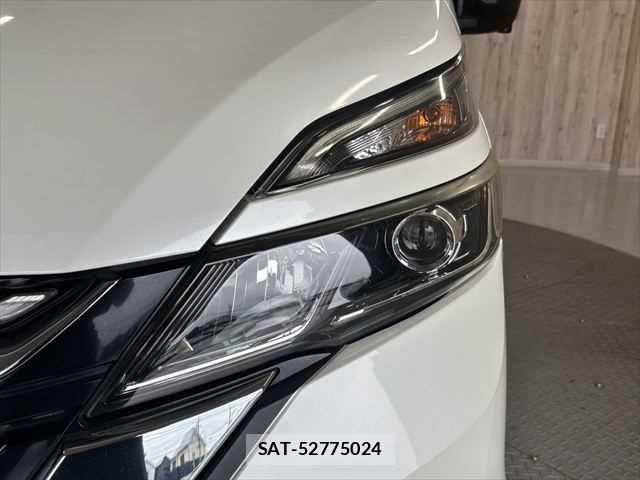 Nissan SERENA 2017-09 8745791-22