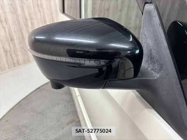 Nissan SERENA 2017-09 8745791-26