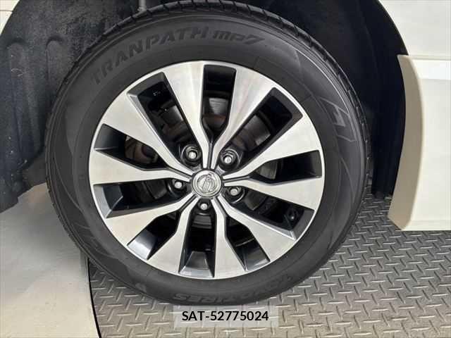 Nissan SERENA 2017-09 8745791-29