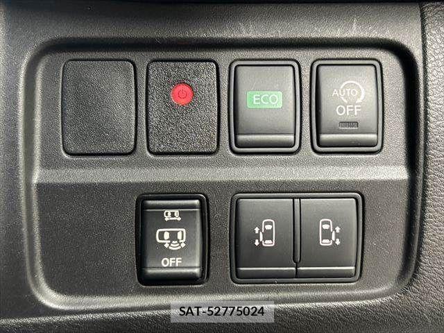 Nissan SERENA 2017-09 8745791-7