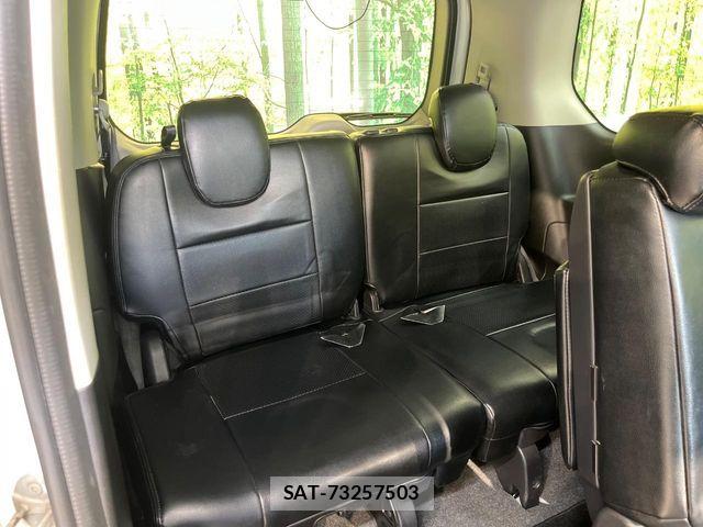 Nissan SERENA 2016-10 8745780-9