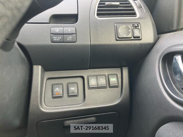 Nissan SERENA 2015-05 8745803-23