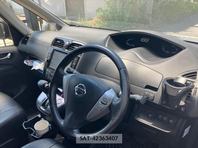 Nissan SERENA 2014-02 8745811-11