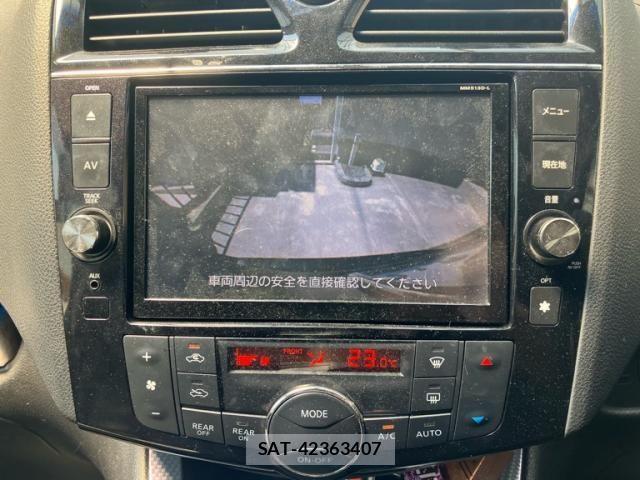 Nissan SERENA 2014-02 8745811-21