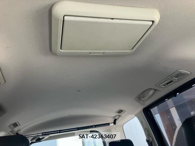 Nissan SERENA 2014-02 8745811-23
