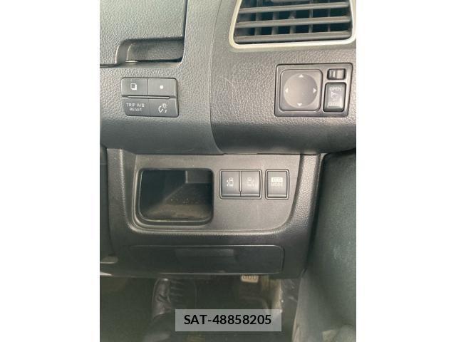 Nissan SERENA 2013-09 8745813-16