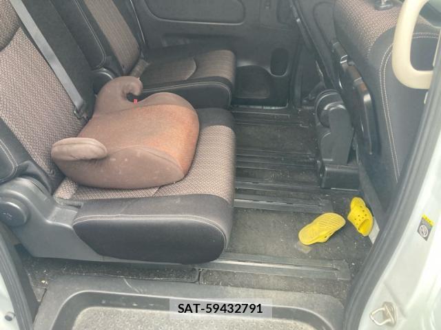 Nissan SERENA 2014-04 8782007-15