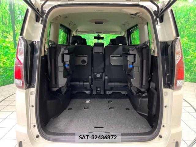 Nissan SERENA 2017-12 8781988-12