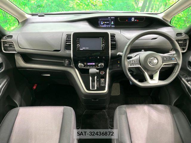 Nissan SERENA 2017-12 8781988-1