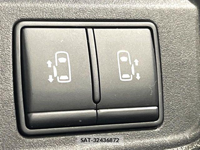 Nissan SERENA 2017-12 8781988-4