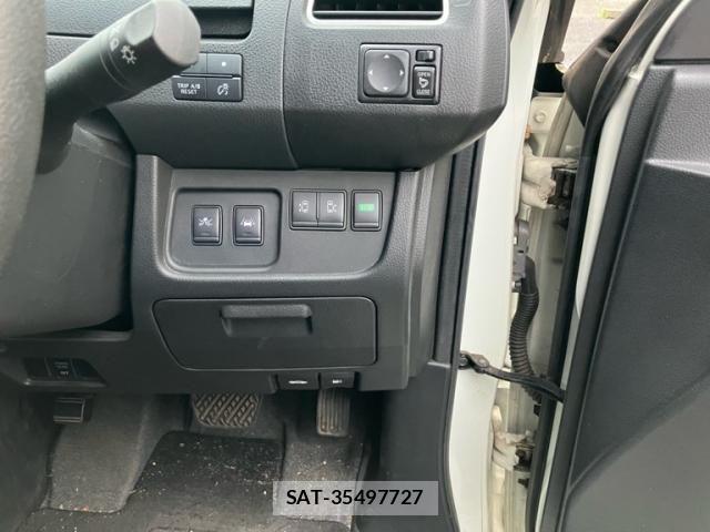 Nissan SERENA 2015-10 8781993-15