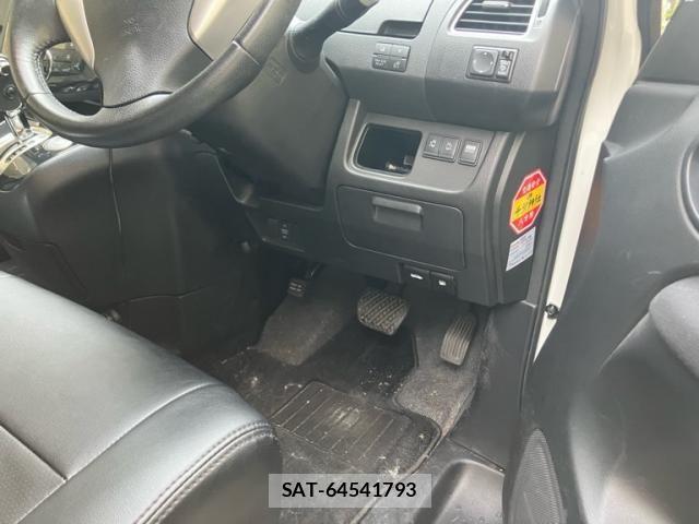 Nissan SERENA 2013-03 8782008-21