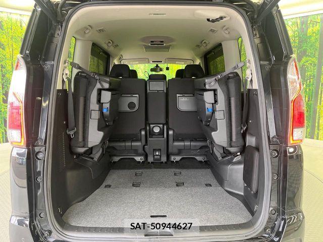 Nissan SERENA 2016-11 8781980-11