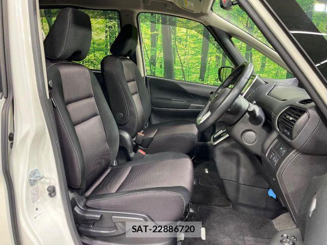 Nissan SERENA 2018-02 8781979-7