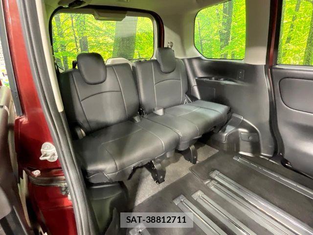 Nissan SERENA 2017-08 8781985-9