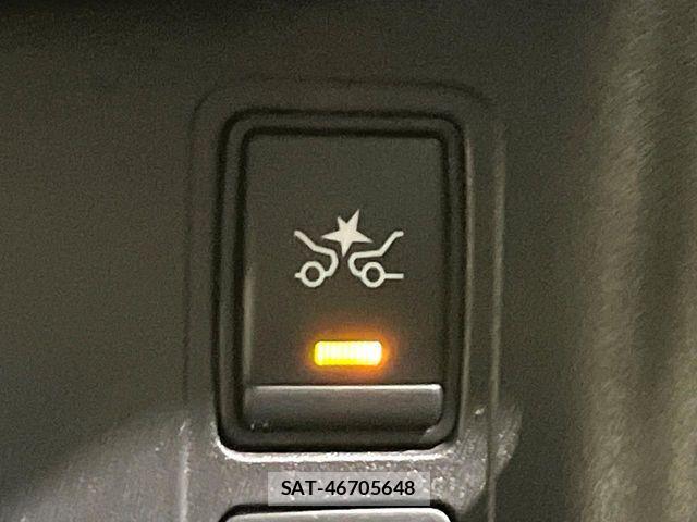 Nissan SERENA 2017-03 8781981-4