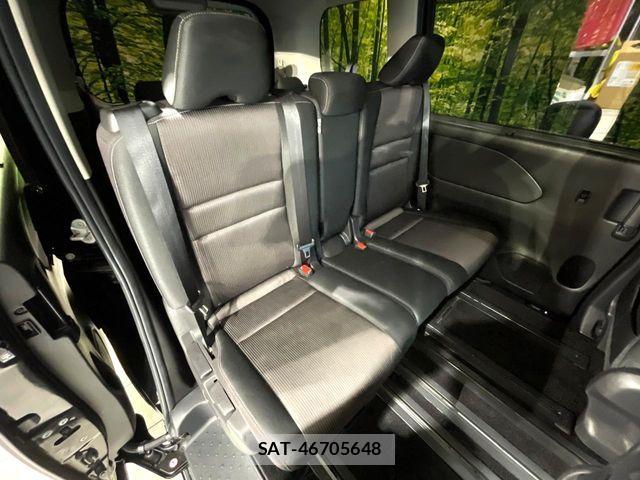 Nissan SERENA 2017-03 8781981-8