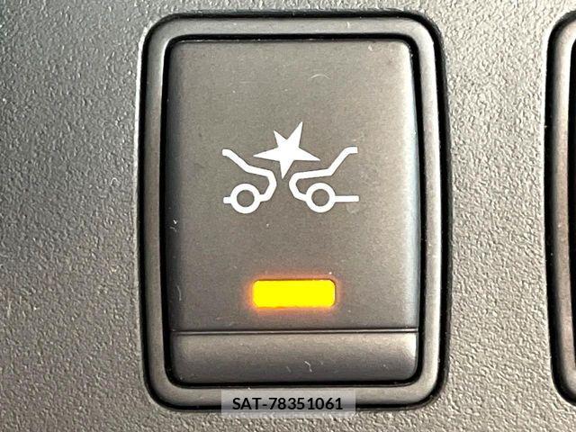 Nissan SERENA 2014-11 8781996-6