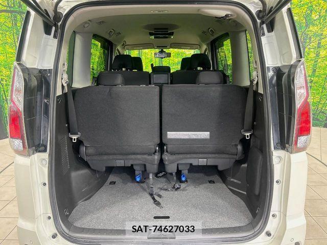 Nissan SERENA 2017-02 8781987-10