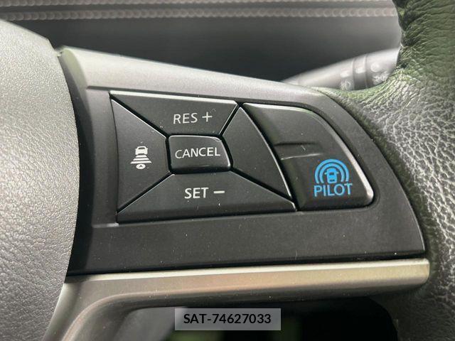 Nissan SERENA 2017-02 8781987-5