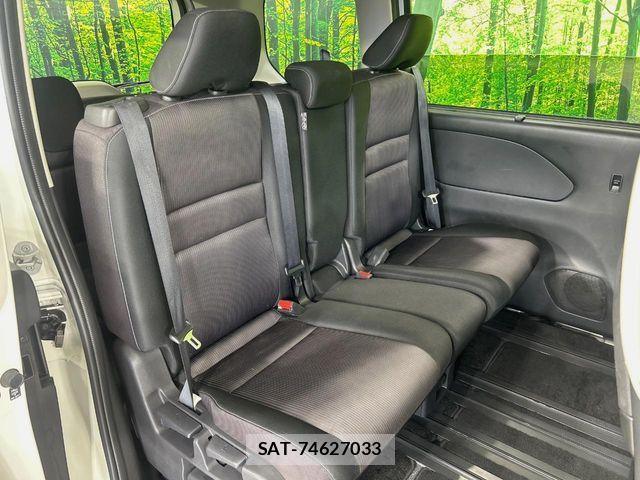 Nissan SERENA 2017-02 8781987-8
