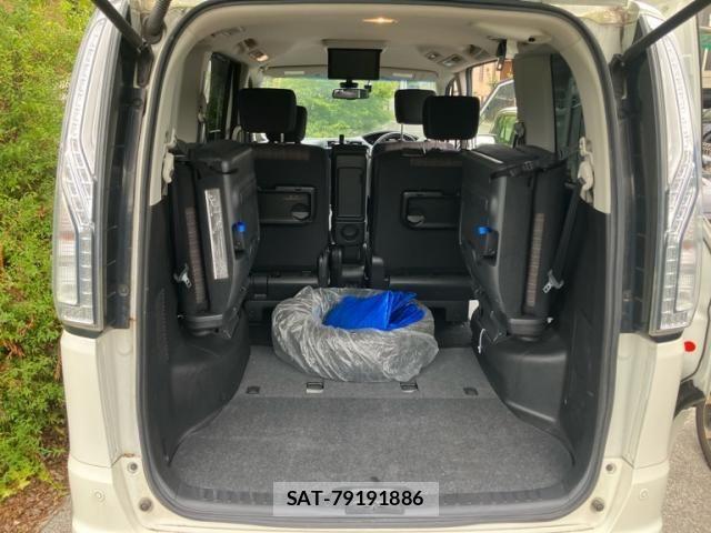 Nissan SERENA 2015-11 8782009-23