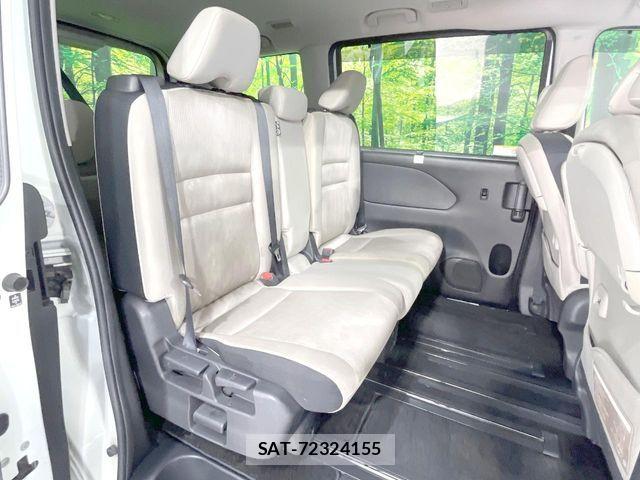 Nissan SERENA 2018-01 8781984-8