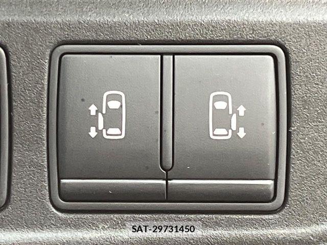 Nissan SERENA 2017-01 8781982-5
