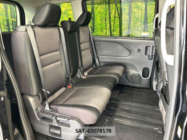 Nissan SERENA 2017-03 8781986-8