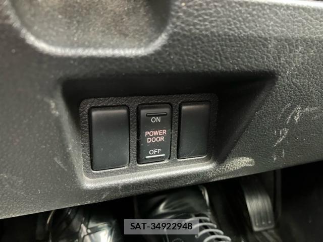 Nissan SERENA 2012-10 8782011-19