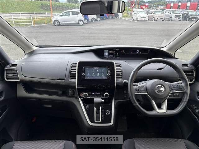 Nissan SERENA 2017-04 8781989-1