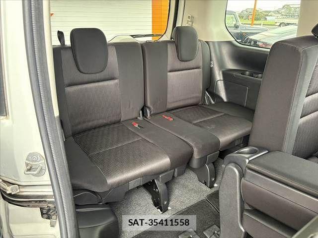 Nissan SERENA 2017-04 8781989-19