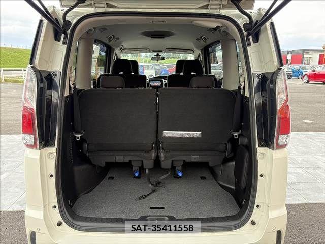 Nissan SERENA 2017-04 8781989-21