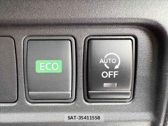 Nissan SERENA 2017-04 8781989-24