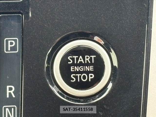 Nissan SERENA 2017-04 8781989-25