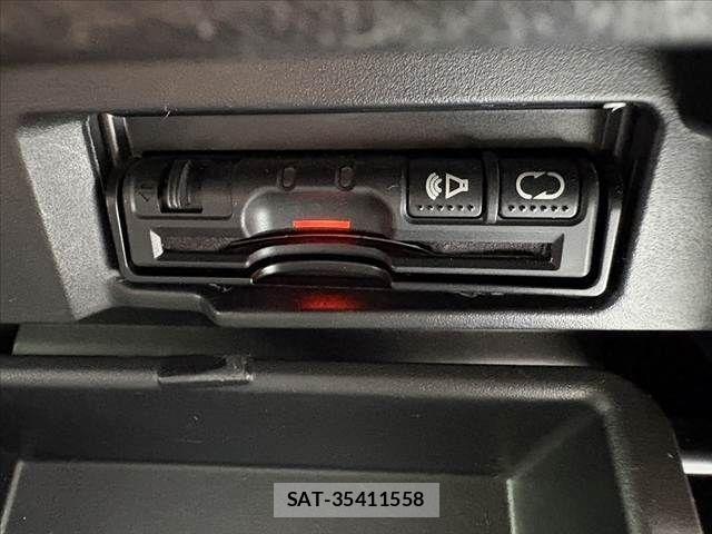 Nissan SERENA 2017-04 8781989-28