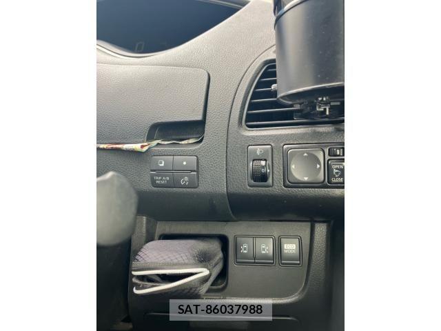 Nissan SERENA 2012-09 8797457-18