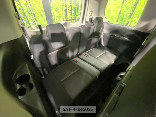 Nissan SERENA 2017-03 8797443-9