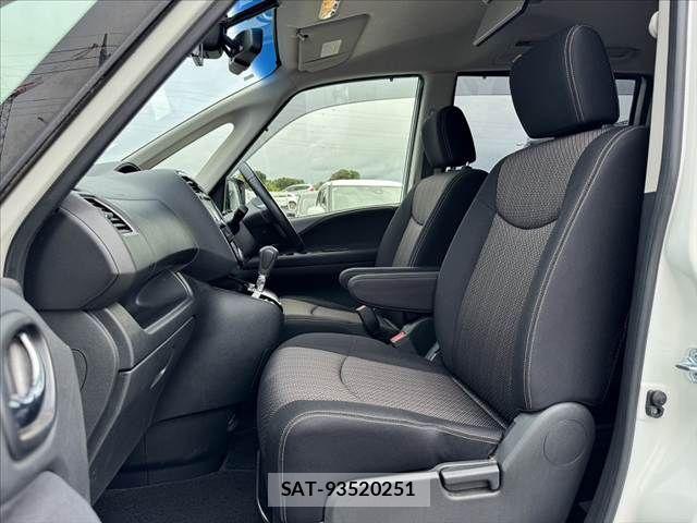 Nissan SERENA 2016-05 8797437-16