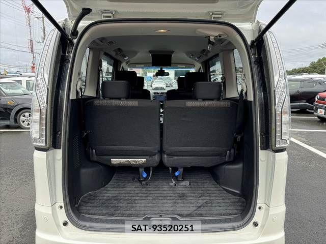Nissan SERENA 2016-05 8797437-18