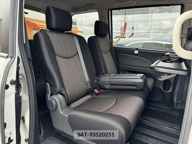 Nissan SERENA 2016-05 8797437-19