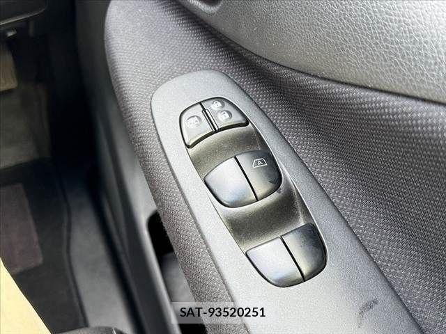 Nissan SERENA 2016-05 8797437-25