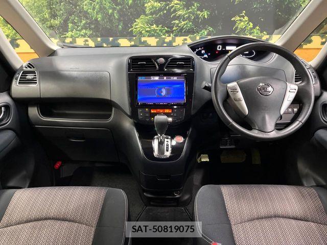 Nissan SERENA 2015-11 8797440-1