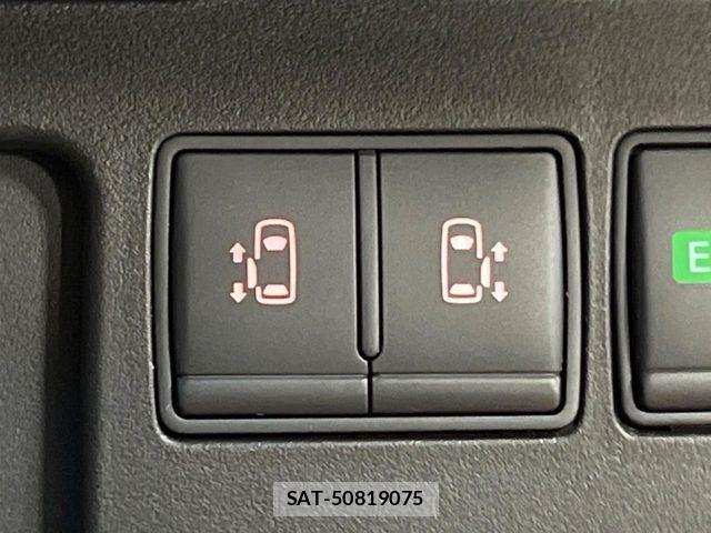 Nissan SERENA 2015-11 8797440-7