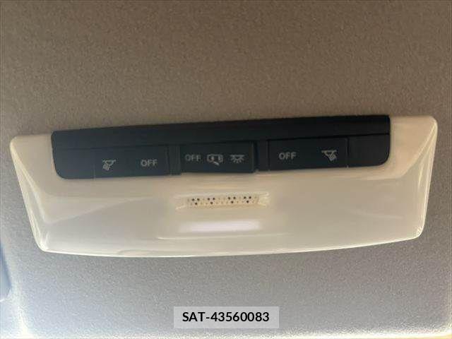 Nissan SERENA 2017-02 8797434-6