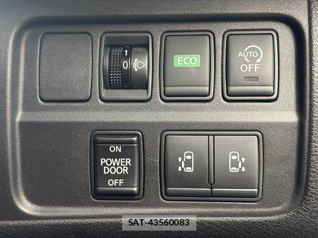 Nissan SERENA 2017-02 8797434-7