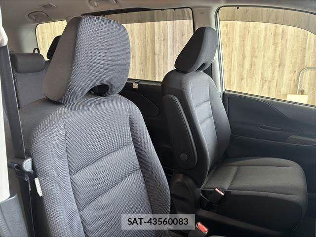 Nissan SERENA 2017-02 8797434-8