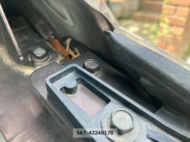 Nissan SERENA 2018-04 8797452-13