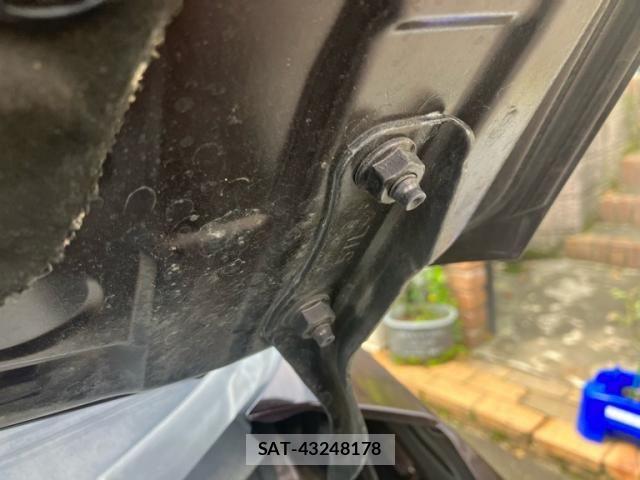 Nissan SERENA 2018-04 8797452-14